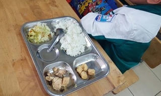 Ngại ngần bữa ăn bán trú