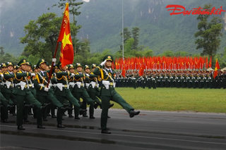 Vững bước dưới quân kỳ