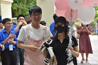 Ấn tượng những màn 'ăn mừng' của sĩ tử sau Kỳ thi tốt nghiệp THPT 2025