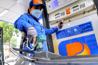 Giá xăng dầu tiếp tục tăng nhẹ