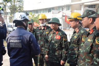 Đoàn cứu hộ Việt Nam tìm thấy và đưa 2 thi thể ra khỏi đống đổ nát