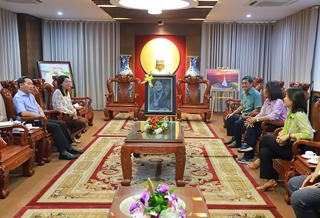 Gia đình nữ tướng Nguyễn Thị Định tặng nhiều hiện vật quý nhân ngày 20/10