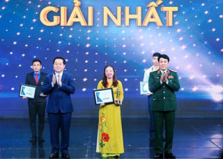 Thí sinh Lê Thị An của Bình Dương giành giải nhất cuộc thi tìm hiểu về biển, đảo Việt Nam 2022