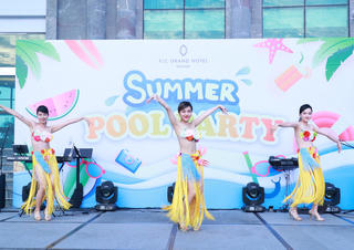 Hàng vạn du khách thích thú với kỳ nghỉ đa trải nghiệm tại resort 5 sao 