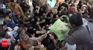 Chen lấn tại các điểm cứu trợ ở Pakistan khiến 16 người thiệt mạng