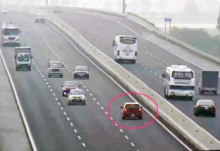 Dừng, lùi xe trên cao tốc không đúng quy định bị phạt thế nào?