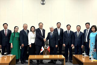 Chủ tịch Ủy ban Trung ương MTTQ Việt Nam gặp lãnh đạo liên minh cầm quyền Nhật Bản