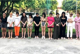 Tạm giữ 66 ‘nam thanh, nữ tú’ tổ chức sử dụng ma túy trong khách sạn