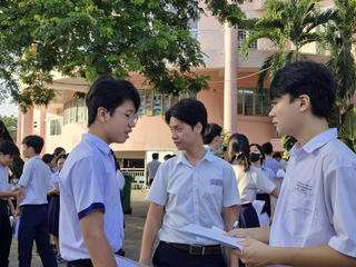 TP Hồ Chí Minh: Hơn 76.000 học sinh dự thi môn đầu tiên