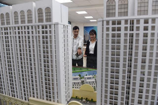 Mua nhà ở hình thành trong tương lai: Rủi ro vẫn nghiêng về khách hàng