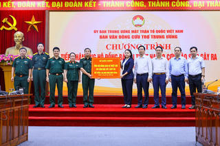 Bộ Quốc phòng ủng hộ 40 tỷ đồng khắc phục hậu quả bão lũ