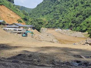Lào Cai: Kiểm tra hoạt động khai thác cát sỏi tại suối Nậm Kim