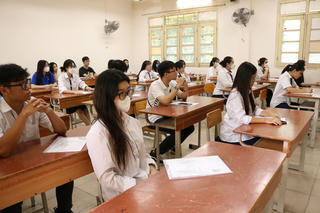 Thí sinh chụp đề thi tốt nghiệp THPT gửi qua mạng là ai?