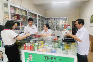 Hà Tĩnh: Đình chỉ và xử phạt nhiều cơ sở kinh doanh thuốc chữa bệnh