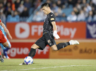 Khó lường cuộc đua trụ hạng V-League