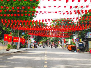 TP Hồ Chí Minh: Rộn ràng sắc đỏ hướng về Đại lễ