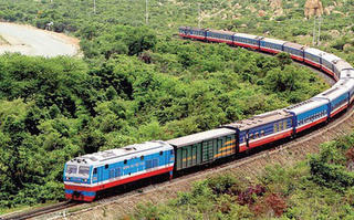 Ngành đường sắt bổ sung hàng nghìn vé tàu Tết đi các tỉnh miền Trung