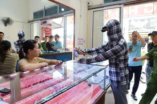 Bắc Ninh: Liều lĩnh cướp tiệm vàng giữa ban ngày, lấy tiền đánh bạc trên mạng