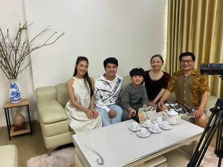 ‘Ông bà anh thời gen Z’, gắn kết gia đình dịp Tết