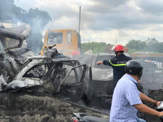 Sau tai nạn liên hoàn, TPHCM yêu cầu siết chặt xe quá tải