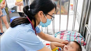 Không chủ quan khi trẻ mắc tay chân miệng