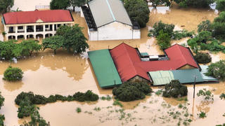 Lũ lịch sử ở vùng núi cao Nghệ An