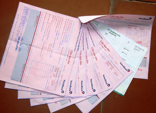 Làng quê điêu đứng vì vỡ nợ