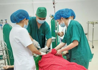 Điện Biên: 8 y, bác sĩ hiến máu cứu sản phụ