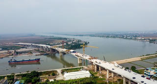 Hợp long cầu vượt sông Đáy, nối Ninh Bình-Nam Định