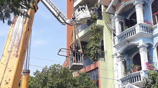 5 người mắc kẹt trong đám cháy, Hà Nam ‘tung’ nhiều lực lượng giải cứu