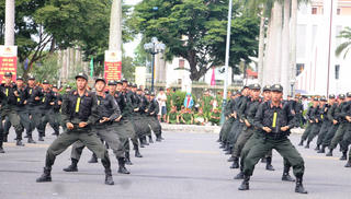 [Ảnh] Gần 2.000 cán bộ, chiến sĩ tham gia chung kết Hội thi quân sự, võ thuật