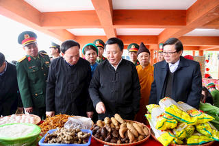 Ủy viên Bộ Chính trị Nguyễn Xuân Thắng thăm, chúc Tết tại Quảng Ninh