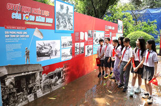 Hà Nội: Các điểm di tích lịch sử ngày càng hút khách