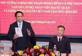 Thủ tướng và Phu nhân gặp gỡ cộng đồng người Việt Nam tại Cộng hòa Séc