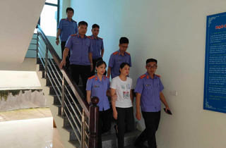 Bắt chấp hành viên Chi cục thi hành án dân sự Yên Bái