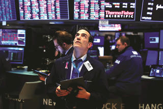 Kinh tế toàn cầu đang phân khối