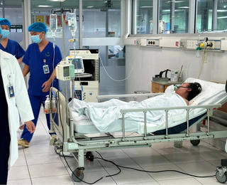 Bộ Y tế yêu cầu bảo đảm đủ thuốc, phương tiện cấp cứu nạn nhân vụ cháy nhà trọ ở Trung Kính