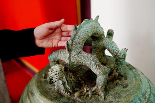 Chiếc chuông cổ gợi nhớ đến những biến động lịch sử cuối triều Trần