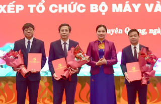 Tuyên Quang: Công bố các quyết định sắp xếp bộ máy, bổ nhiệm cán bộ