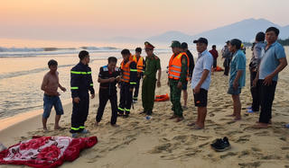 Đi bủa lưới người đàn ông bị sóng cuốn tử vong