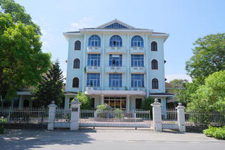 [ẢNH] Nhiều trụ sở cũ ở Huế toạ lạc trên 'khu đất vàng' bỏ hoang, chờ nhà đầu tư