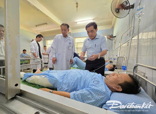 Chủ tịch UBND tỉnh Quảng Nam thăm nạn nhân vụ tai nạn trên cao tốc