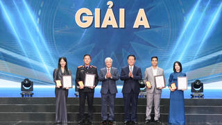 Tôn vinh kịp thời những người làm báo có tinh thần dấn thân chống tham nhũng, tiêu cực