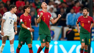 Pha phối hợp ngoạn mục Fernandes và Ronaldo mang về bàn thắng đẹp