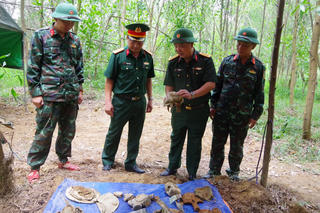 Tìm kiếm, quy tập được 5 hài cốt liệt sĩ cùng nhiều di vật