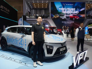 VinFast VF 7 'dậy sóng' ở triển lãm ô tô lớn nhất Đông Nam Á: Nhiều khách hàng 'dính' từ cái nhìn đầu tiên