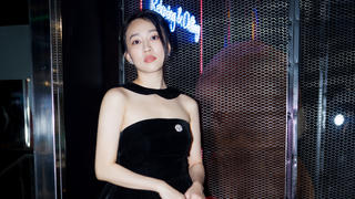 Huỳnh Hồng Loan gợi cảm tái xuất màn ảnh sau 8 tháng 