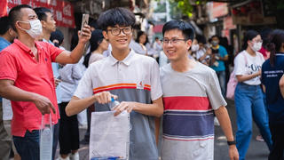 Cập nhật đầy đủ đáp án đề thi môn Toán vào lớp 10 Hà Nội 