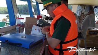 TPHCM bắt giữ sà lan tự hành chở cát không rõ nguồn gốc