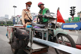 Cảnh sát giao thông Hà Nội xử lý xe tự chế